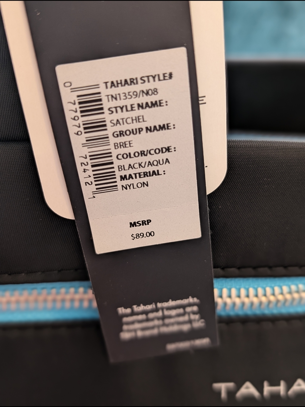 Tahari Insulated Black & Aqua Lunch Bag NWT Work Travel Sports Bag Satchel - Picture 5 of 6